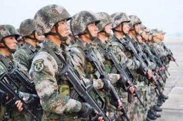 Китай подготовил армию для усмирения бунтующего Гонконга